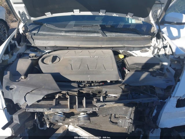 43946342 :رقم المزاد ، 1C4PJMCS5FW501598 vin ، 2015 Jeep Cherokee Latitude مزاد بيع