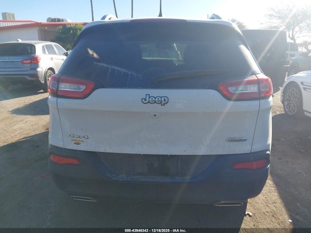 43946342 :رقم المزاد ، 1C4PJMCS5FW501598 vin ، 2015 Jeep Cherokee Latitude مزاد بيع