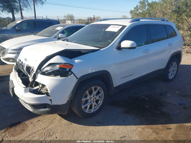 43946342 :رقم المزاد ، 1C4PJMCS5FW501598 vin ، 2015 Jeep Cherokee Latitude مزاد بيع