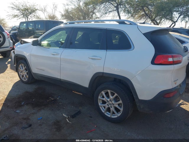 43946342 :رقم المزاد ، 1C4PJMCS5FW501598 vin ، 2015 Jeep Cherokee Latitude مزاد بيع