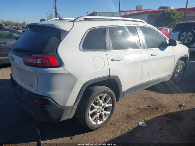 43946342 :رقم المزاد ، 1C4PJMCS5FW501598 vin ، 2015 Jeep Cherokee Latitude مزاد بيع