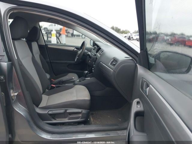 2018 VOLKSWAGEN JETTA 3VW2B7AJ5JM215906 Photo 4