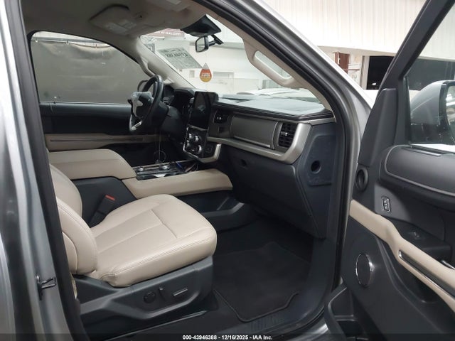 1FMJU1J80REA99613 Ford Expedition Xlt