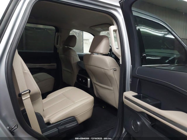 1FMJU1J80REA99613 Ford Expedition Xlt