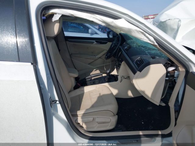 2017 VOLKSWAGEN PASSAT 1VWDT7A34HC003114 Photo 4