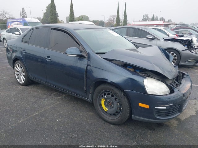 2010 VOLKSWAGEN JETTA 3VWAZ7AJ2AM104558