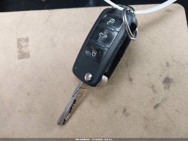 2010 VOLKSWAGEN JETTA 3VWAZ7AJ2AM104558 Photo 10