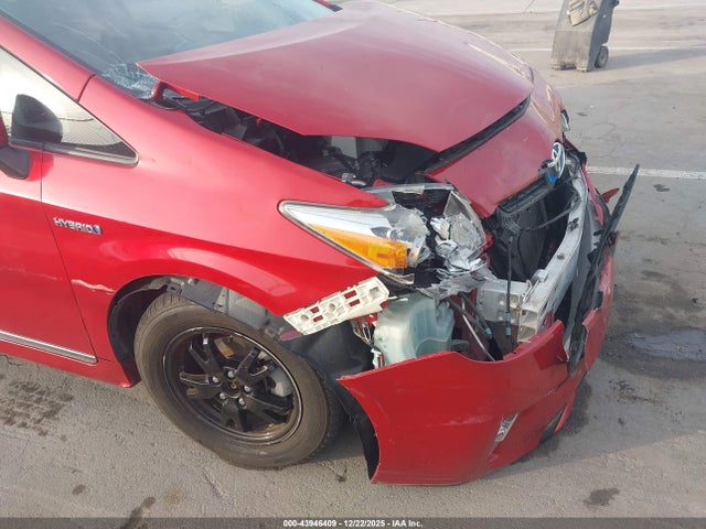 Toyota Prius Three 2015 JTDKN3DU3F1903688 Image 17