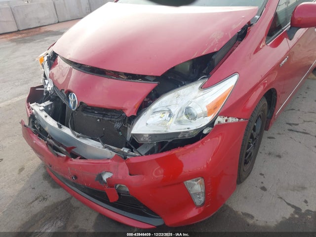 Toyota Prius Three 2015 JTDKN3DU3F1903688 Image 20