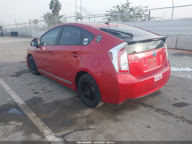 Toyota Prius Three 2015 JTDKN3DU3F1903688 Image 3