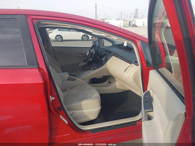 Toyota Prius Three 2015 JTDKN3DU3F1903688 Image 5