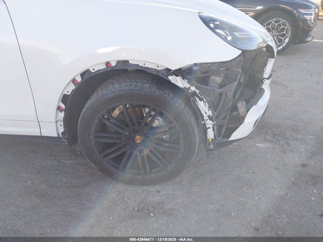 2015 PORSCHE CAYENNE WP1AB2A26FLA57139 Photo 5