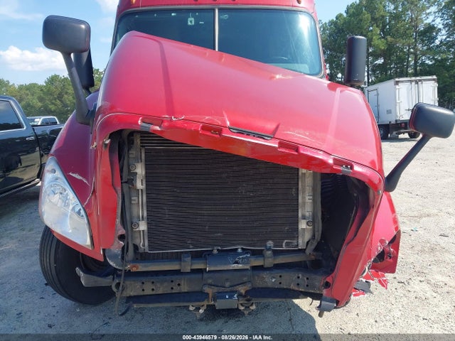 2018 Freightliner Cascadia 125 მანქანა იყიდება აუქციონზე, vin: 1FUJGLDR4JLJK3352, აუქციონის ნომერი: 43946579