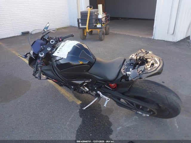 2023 BMW S 1000 WB10E6302P6H84687 Photo 2