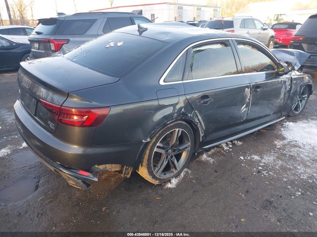 2018 AUDI A4 WAULMAF40JA233970 Photo 3