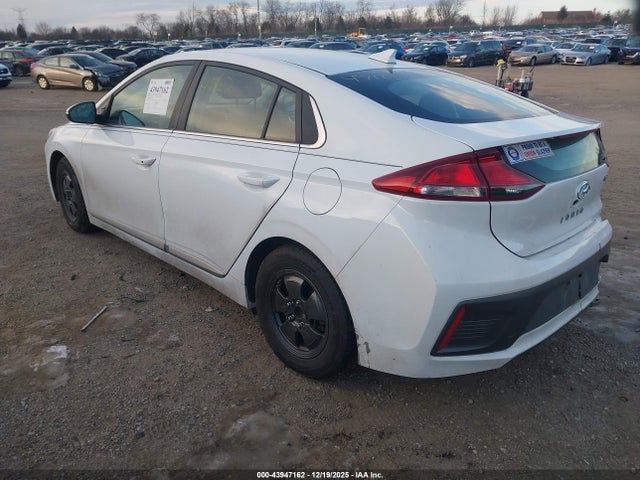 2022 HYUNDAI IONIQ HYBRID KMHC75LC8NU273484 Photo 2