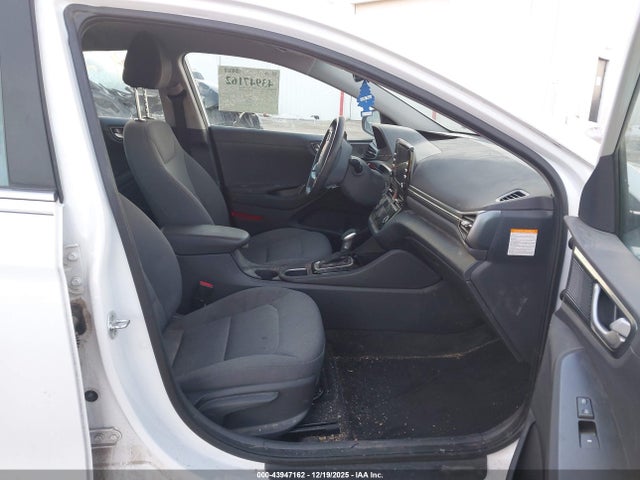 2022 HYUNDAI IONIQ HYBRID KMHC75LC8NU273484 Photo 4