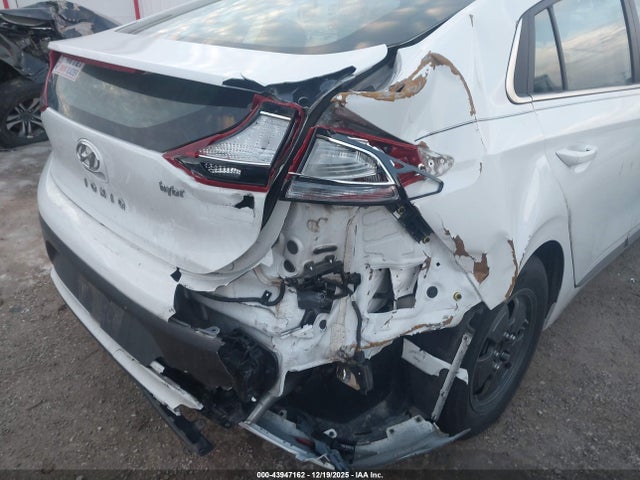 2022 HYUNDAI IONIQ HYBRID KMHC75LC8NU273484 Photo 5