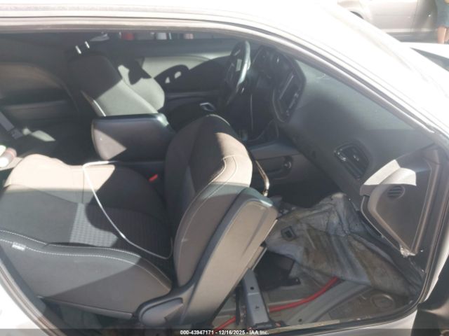 2021 DODGE CHALLENGER 2C3CDZBT7MH542361 Photo 4