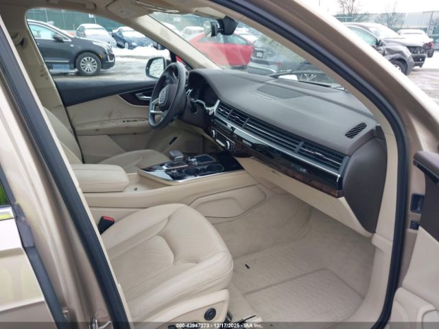 2019 AUDI Q7 WA1VAAF77KD031877 Photo 4
