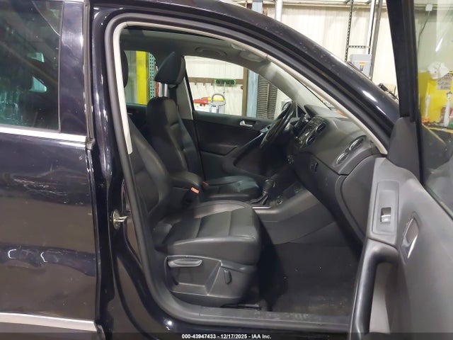 WVGRV7AXXHK005683 Volkswagen Tiguan 2.0t Wolfsburg Edition