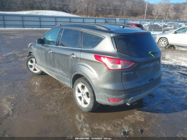 1FMCU9GX3GUA62144 Ford ESCAPE SE