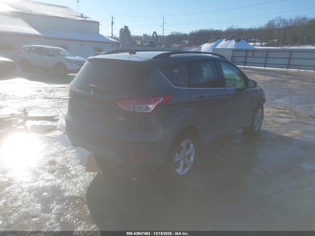 1FMCU9GX3GUA62144 Ford ESCAPE SE