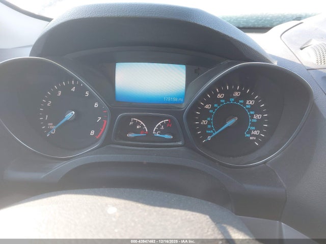1FMCU9GX3GUA62144 Ford ESCAPE SE