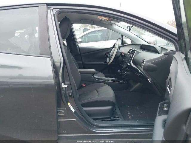 JTDKARFU1G3012834 Toyota Prius Three