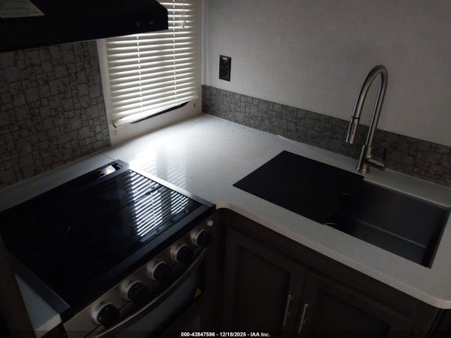 4YDT25324L5351578 Keystone Sunset
