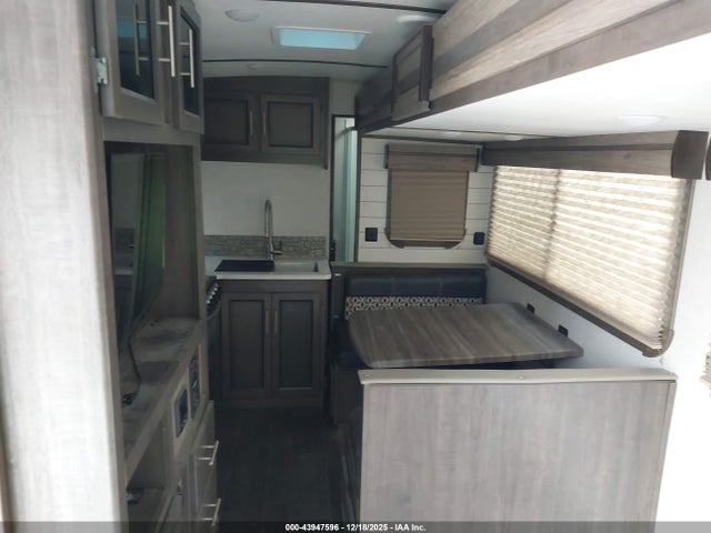 4YDT25324L5351578 Keystone Sunset
