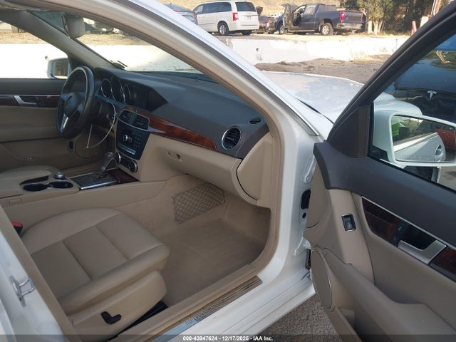 WDDGF4HB4ER312003 Mercedes-Benz C-class C 250 Sport