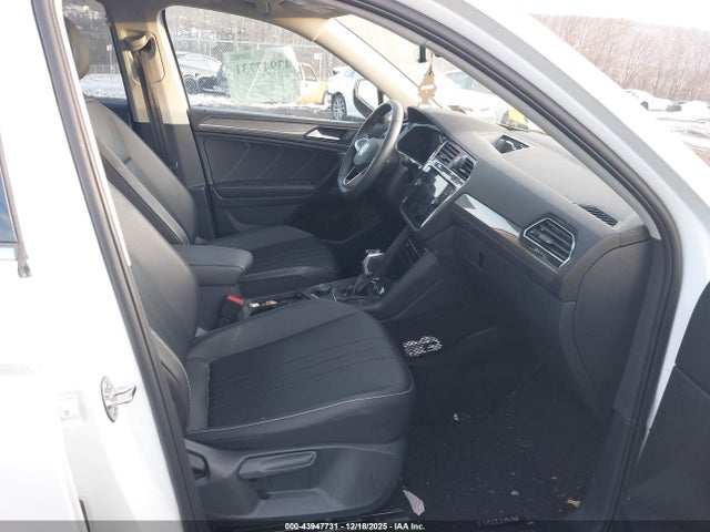Auction sale of the 2024 Volkswagen Tiguan 2.0t Se/2.0t Wolfsburg Edition, vin: 3VVMB7AX9RM037964, lot number: 43947731