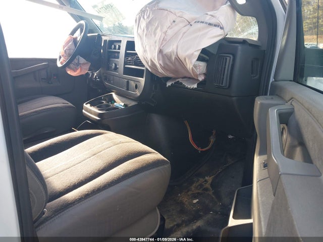 1GCWGAFG3J1909359 Chevrolet Express 2500 Work Van