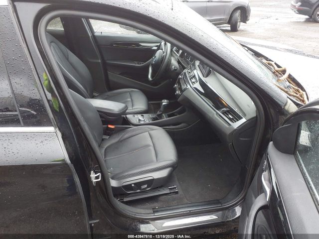 2019 BMW X1 WBXHT3C5XK3H35658 Photo 4