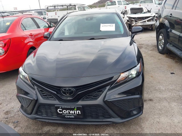 2022 Toyota Camry Se Nightshade Special Awd მანქანა იყიდება აუქციონზე, vin: 4T1T11BK2NU056242, აუქციონის ნომერი: 43947964