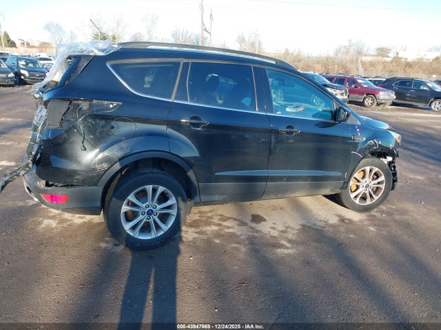 1FMCU9GDXJUC62404 Ford ESCAPE SE