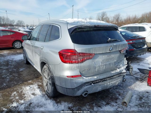 2018 BMW X3 5UXTR9C52JLD69071 Photo 2