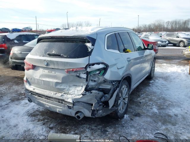 2018 BMW X3 5UXTR9C52JLD69071 Photo 3