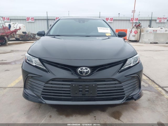 4T1C11AK6NU675539 Toyota CAMRY LE