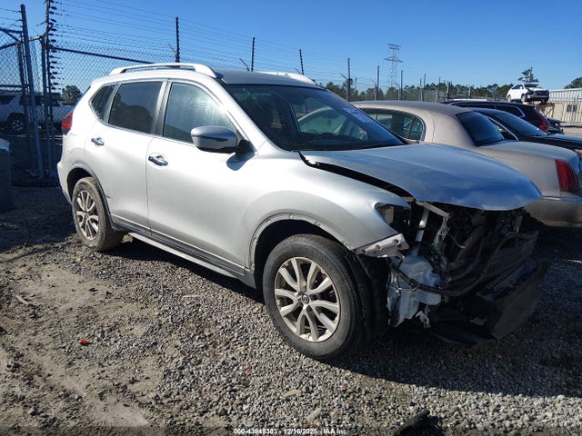 2018 KNMAT2MT3JP570482 main image