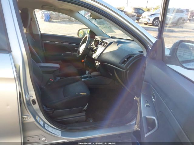 2018 MITSUBISHI OUTLANDER SPORT JA4AP3AU0JZ007055 Photo 4