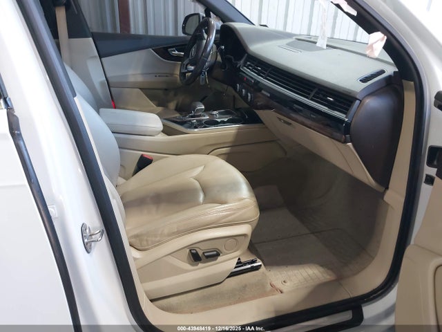 2017 AUDI Q7 WA1LAAF70HD013057 Photo 4