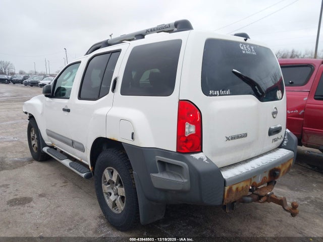 2011 NISSAN XTERRA 5N1AN0NWXBC500294 Photo 2