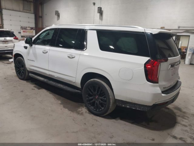 2021 GMC YUKON XL 1GKS2GKD5MR417275 Photo 2