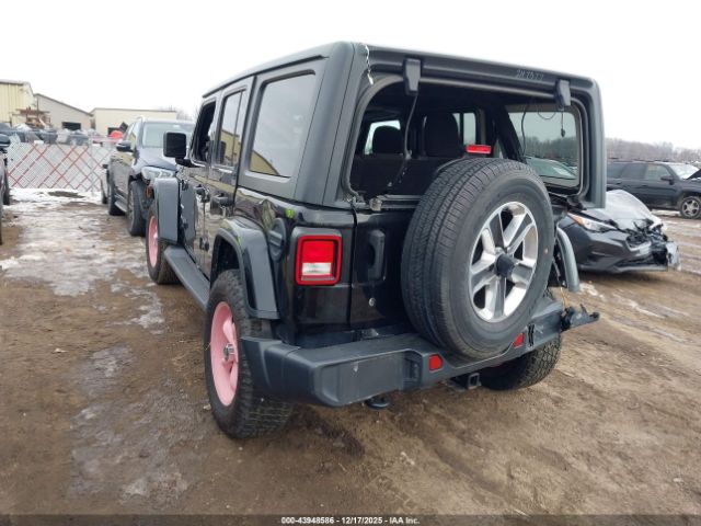 2018 JEEP WRANGLER UNLIMITED 1C4HJXEG1JW247377 Photo 2
