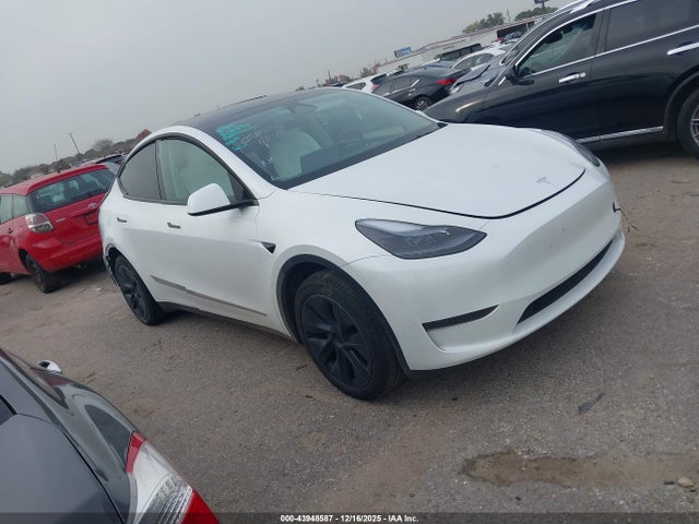 2024 TESLA MODEL Y 7SAYGDED6RA336395 Photo 0