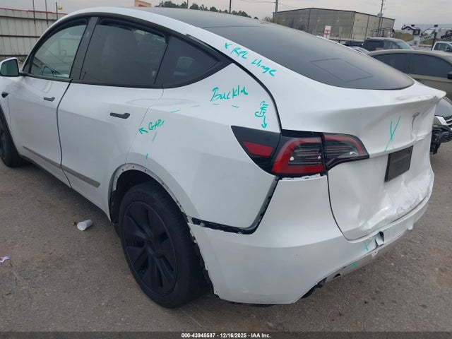 Продаж на аукціоні авто 2024 Tesla Model Y, vin: 7SAYGDED6RA336395, номер лоту: 43948587