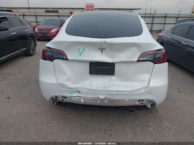2024 TESLA MODEL Y 7SAYGDED6RA336395 Photo 5