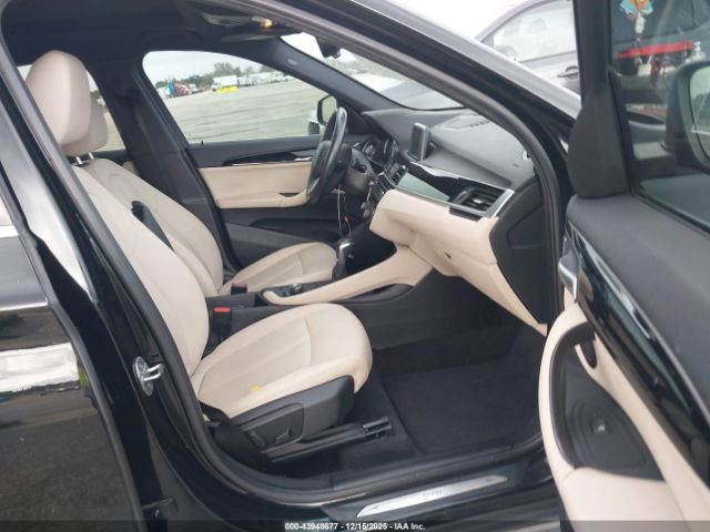 2018 BMW X1 WBXHU7C3XJ3H43776 Photo 4